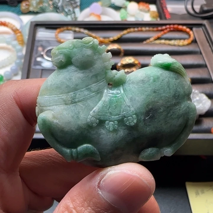 翡翠未镶嵌颈饰特色多彩唐马挂件