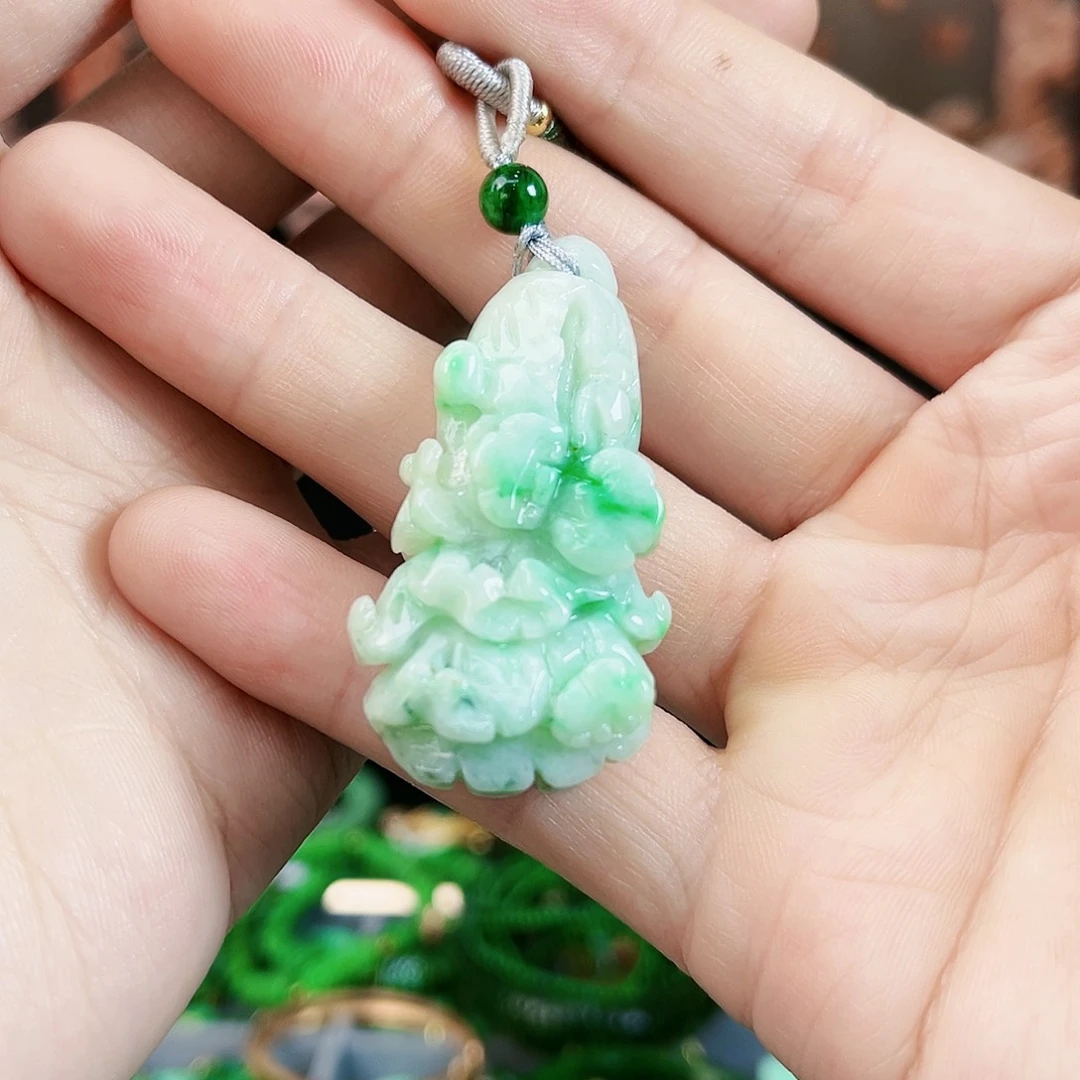 翡翠颈饰未镶嵌吊坠多样性