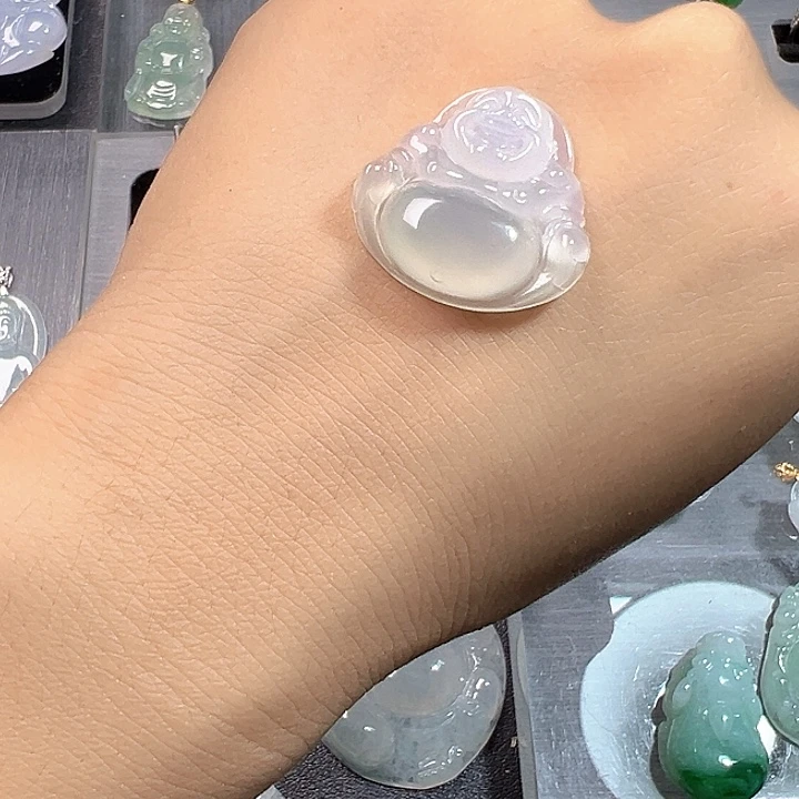 翡翠未镶嵌颈饰佛公