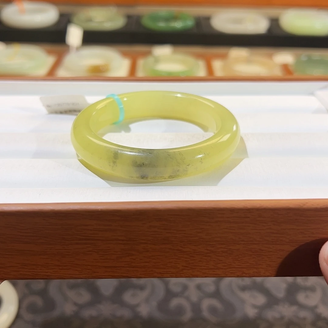 和田玉手镯未镶嵌  【冰黄口青花】特色镯