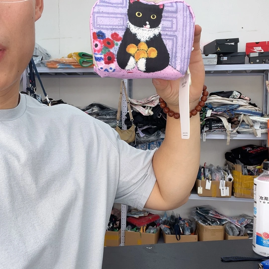 PU化妆包等产品和产品