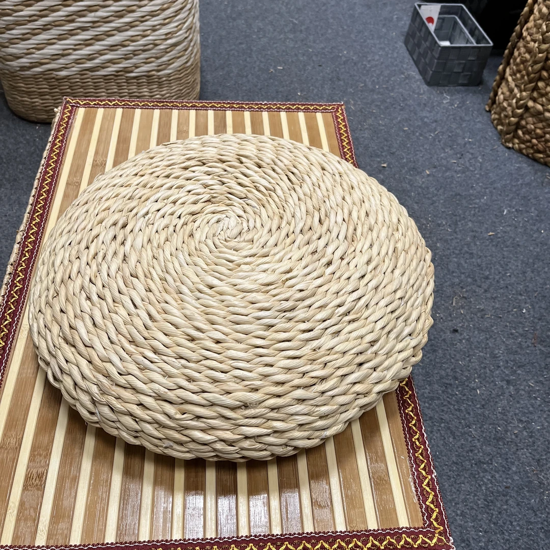 1300号玉米皮编制蒲团直径39（有瑕疵介意勿拍）
