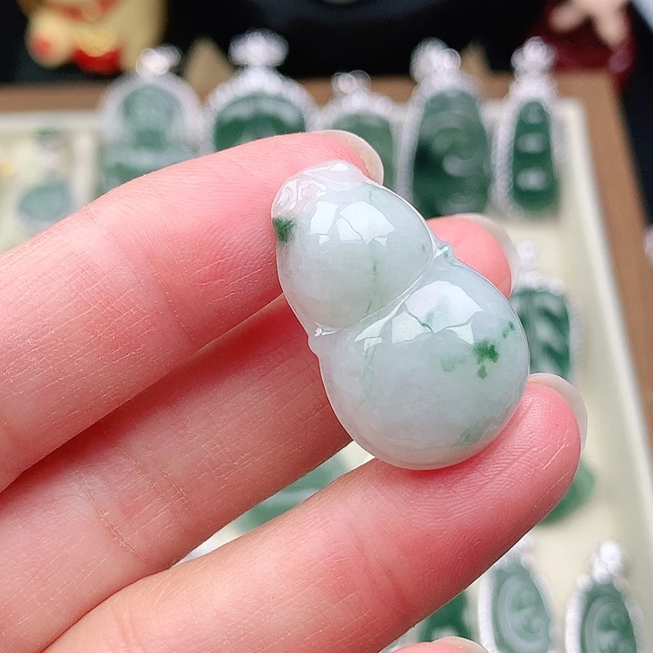 颈饰未镶嵌翡翠吊坠