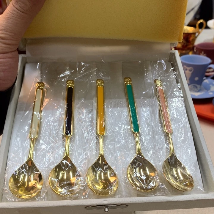 瓷片哈哈哈哈哈哈