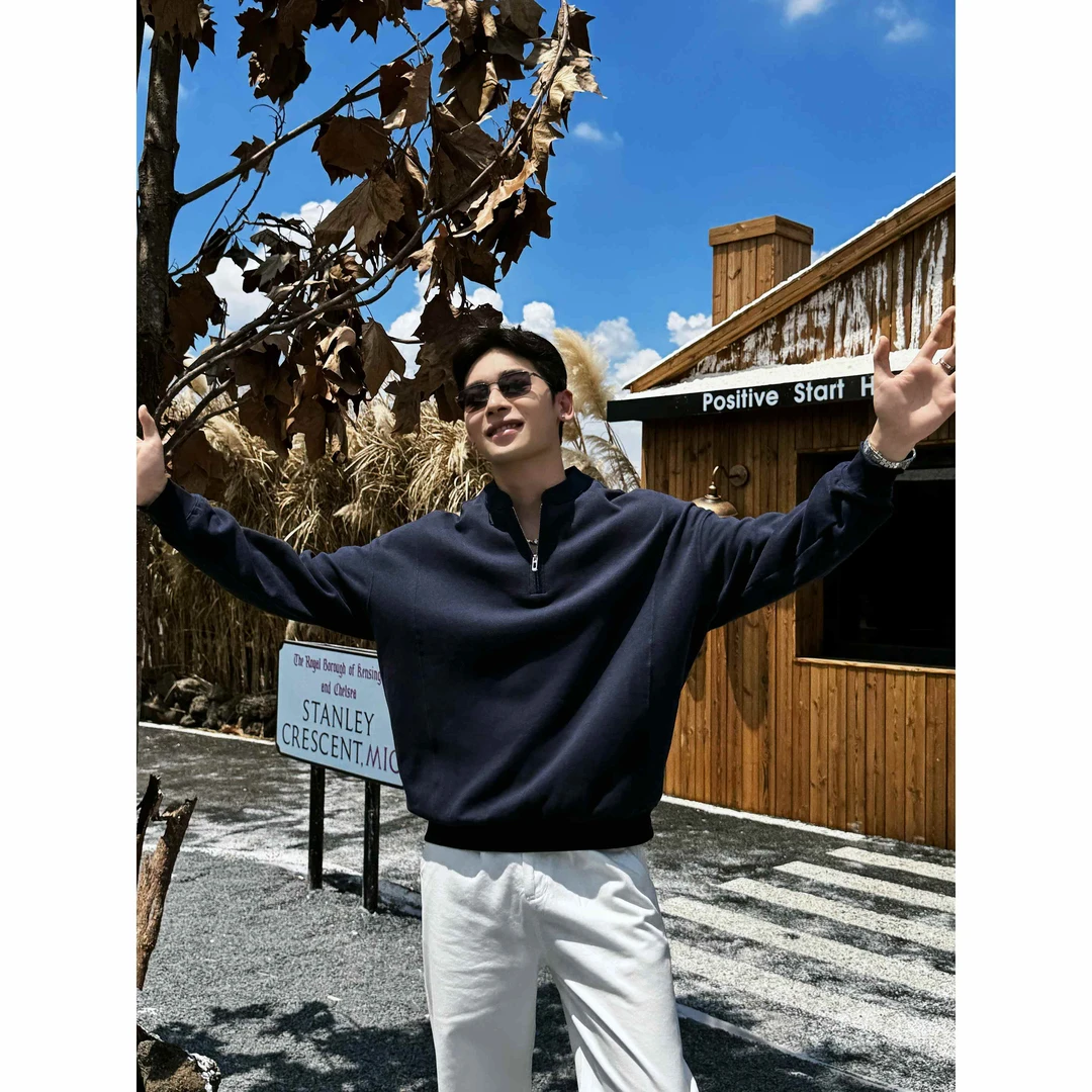 「轻奢慵懒感」秋季松弛感精棉混纺立领极简风半拉链长袖休闲上衣