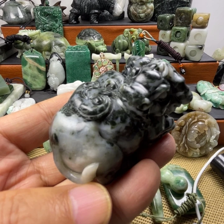 独山玉未镶嵌珠宝半成品