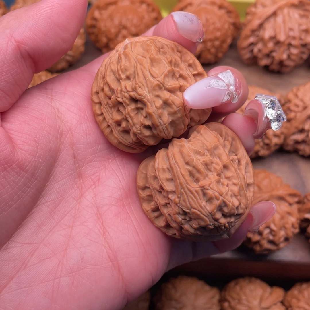 把件文玩核桃全品红皮白狮子37