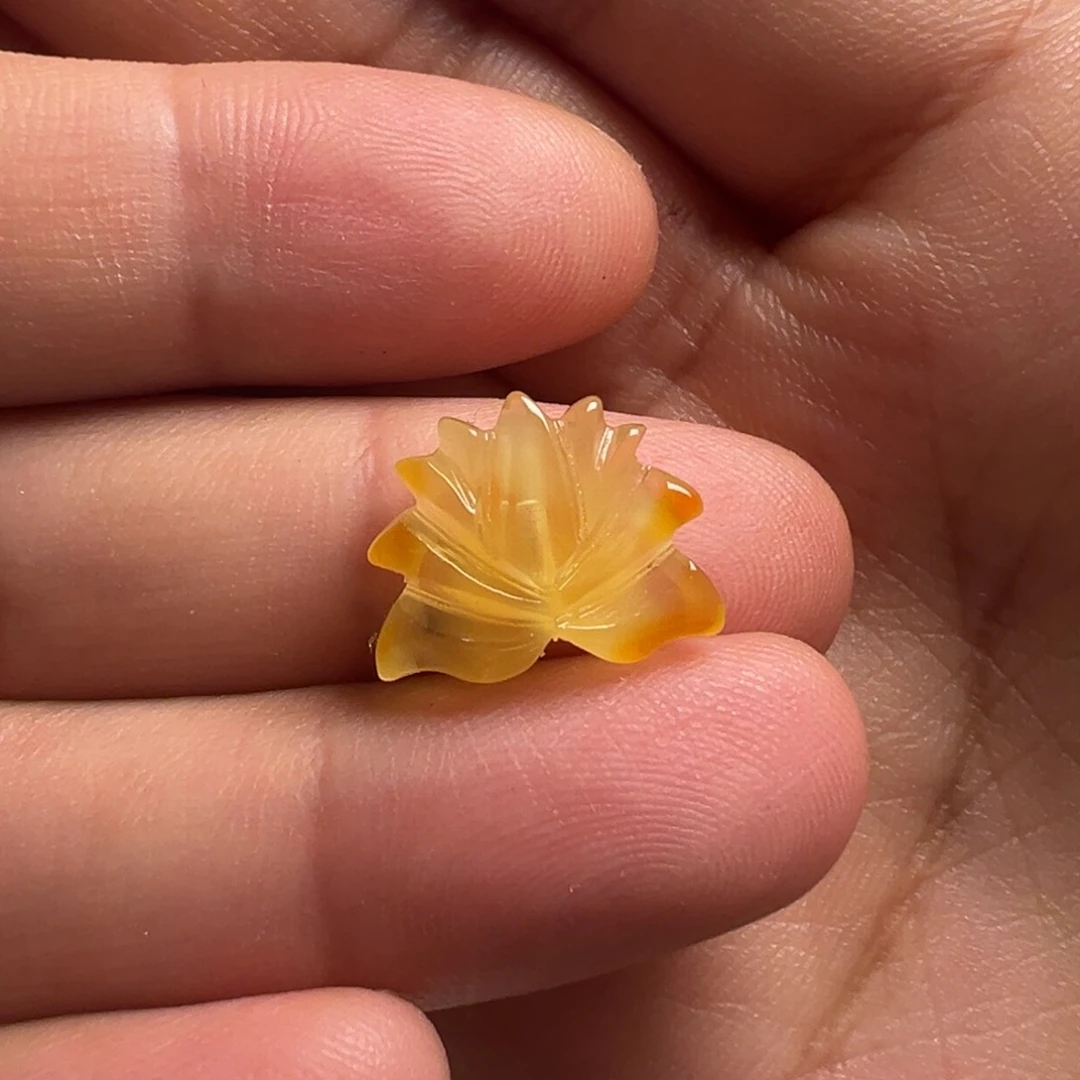 蜜蜡颈饰未镶嵌莲花