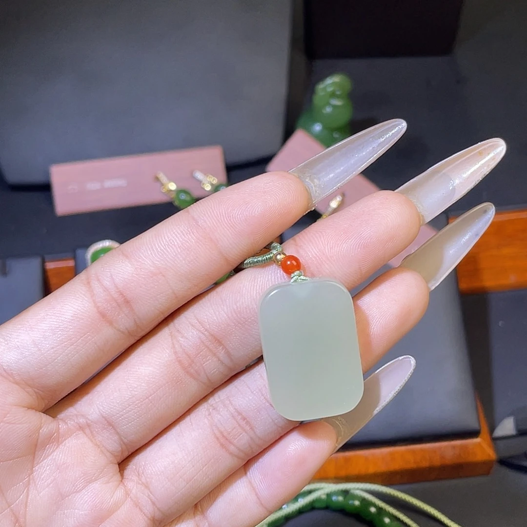 颈饰未镶嵌和田玉