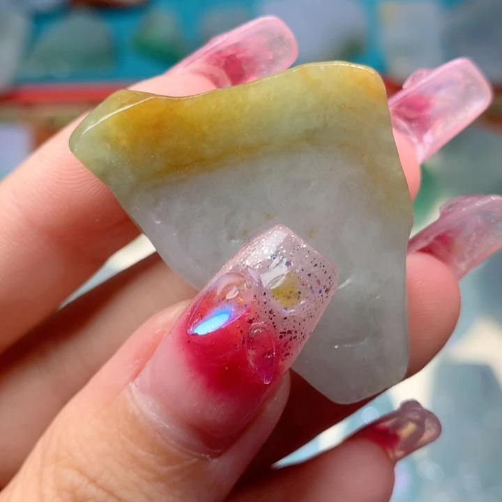 颈饰未镶嵌翡翠好