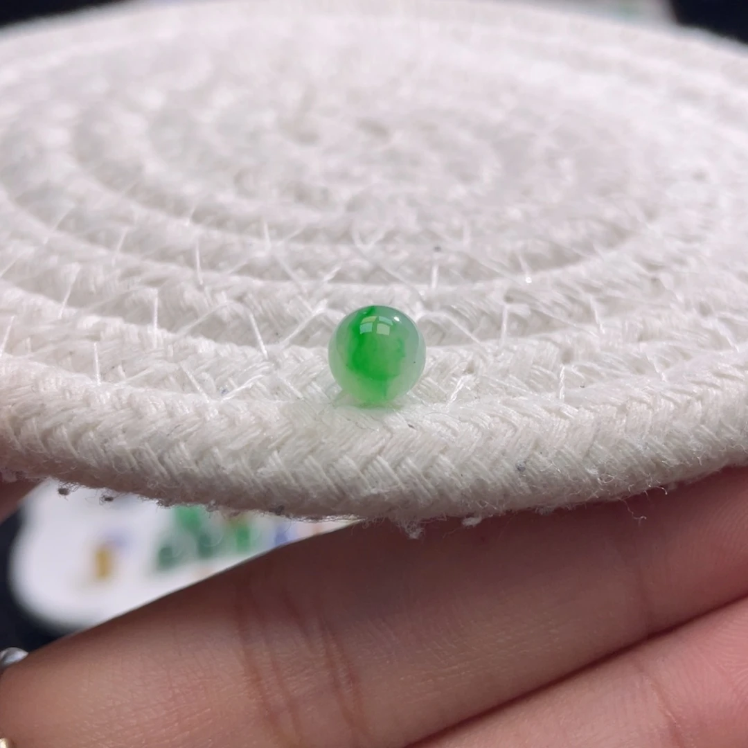 未镶嵌定制翡翠特色阳绿圆珠卡6.9mm