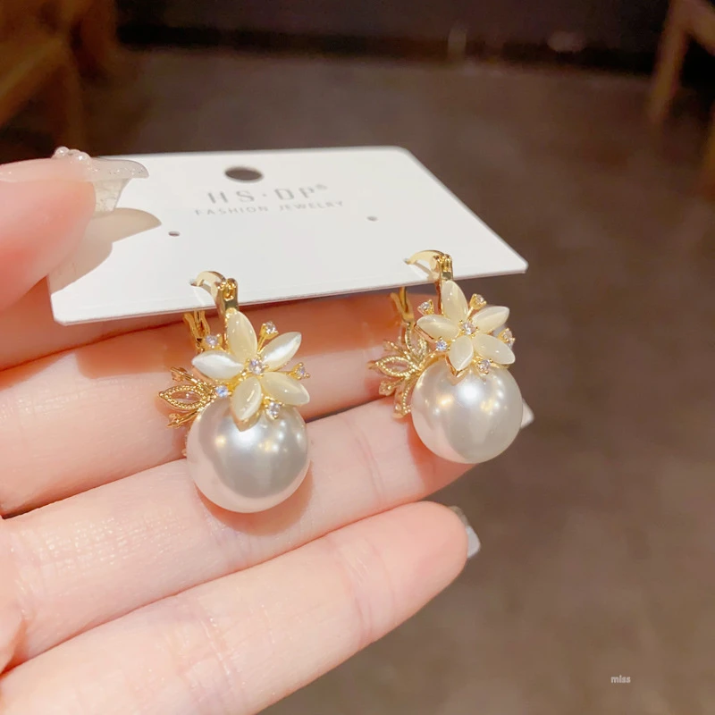 铜合金仿珍珠耳饰 法式轻奢名媛风锆石花朵耳扣女网红时尚百搭