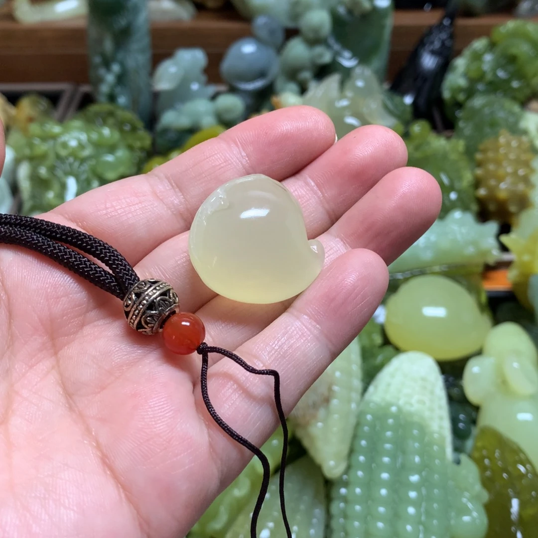 岫玉吊坠未镶嵌复**牛吊坠