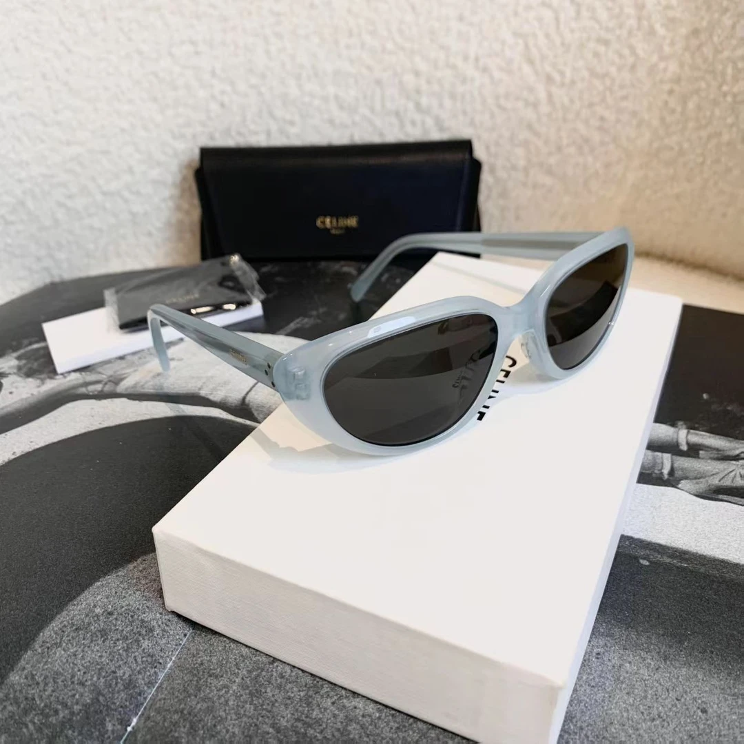 99新 Celine/思琳 壹臻娇/冰蓝色猫眼墨镜 89800052