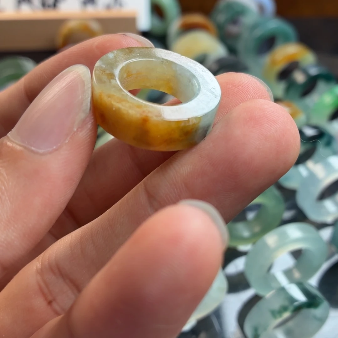 定制翡翠未镶嵌戒指