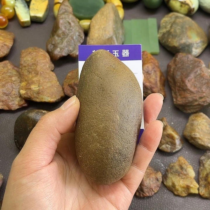 二***哥岫岩河磨玉（透闪石质玉）未镶嵌把件