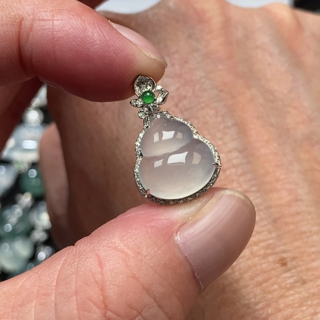 吊坠(不含链)18K金镶嵌翡翠葫芦