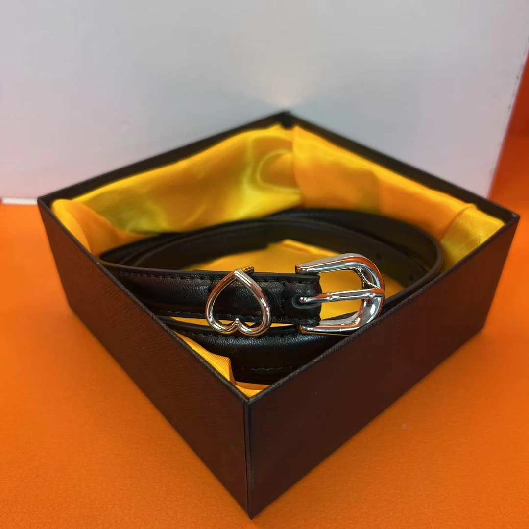 A28字母百搭休闲风心形光面腰带皮带双面奢侈黑色