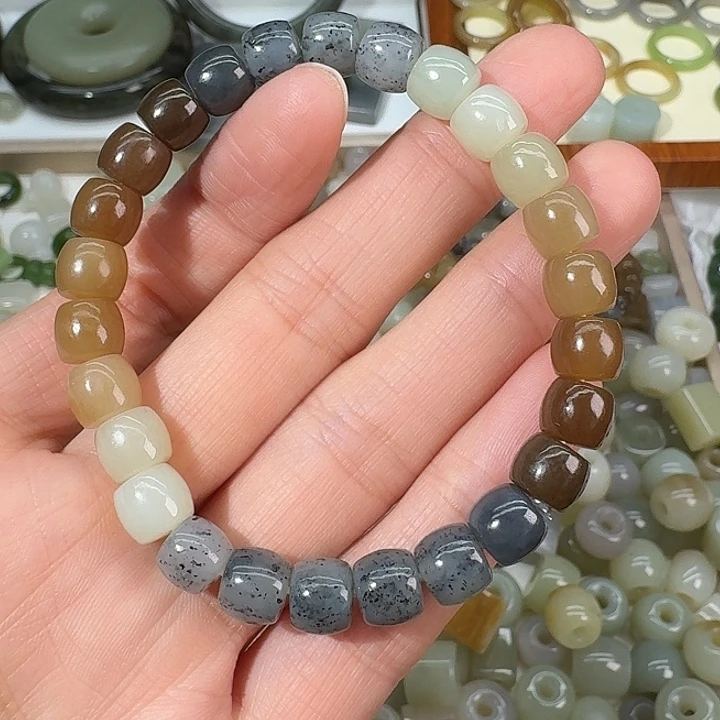 格***格和田玉（糖玉）未镶嵌手链