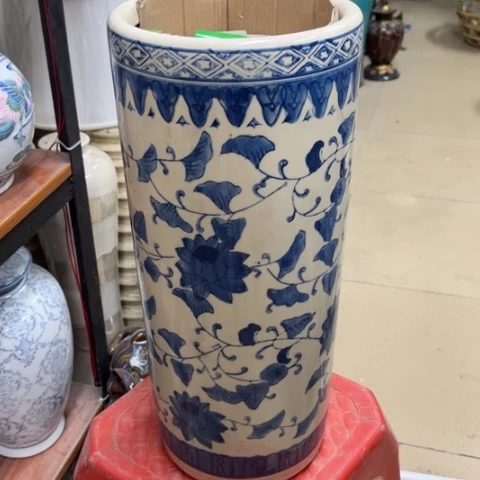 瓷片瑕疵陶瓶。。。。。。。。。。。