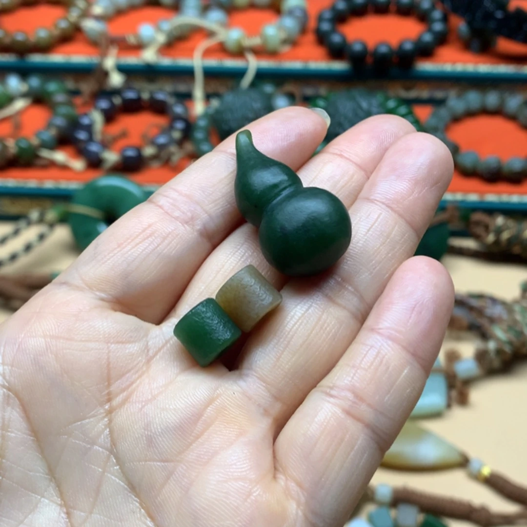 *****和田玉未镶嵌颈饰定制编制