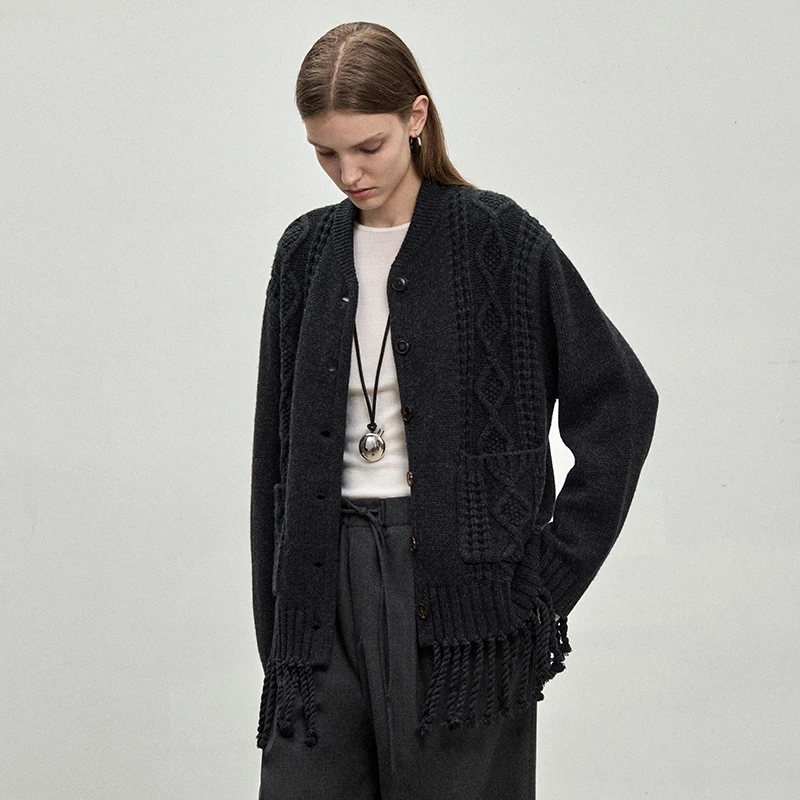 BLUEWEDIAN2025秋季新品时尚简约廓形编织下摆绞花毛衣开衫上衣女