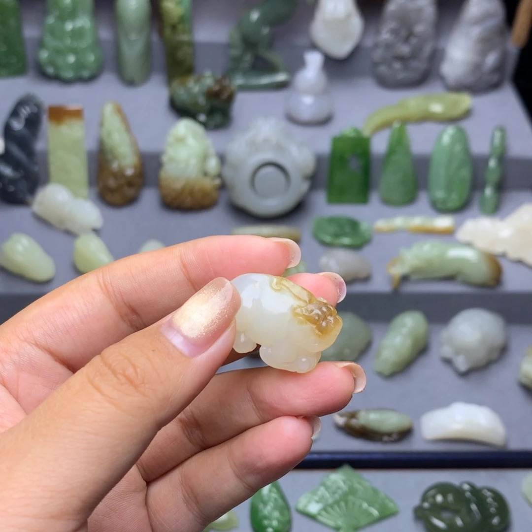 和田玉未镶嵌挂件