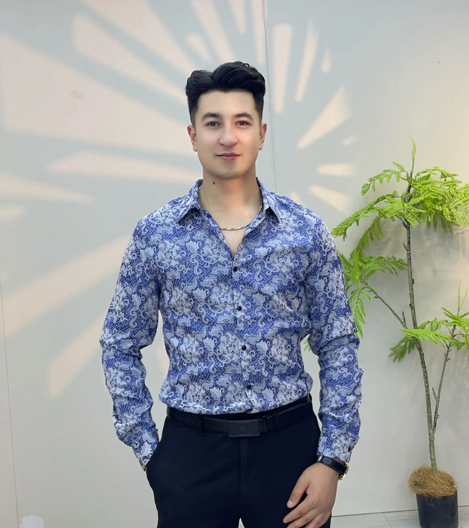 新款爆款修身碎花长袖潮流衬衫        8612