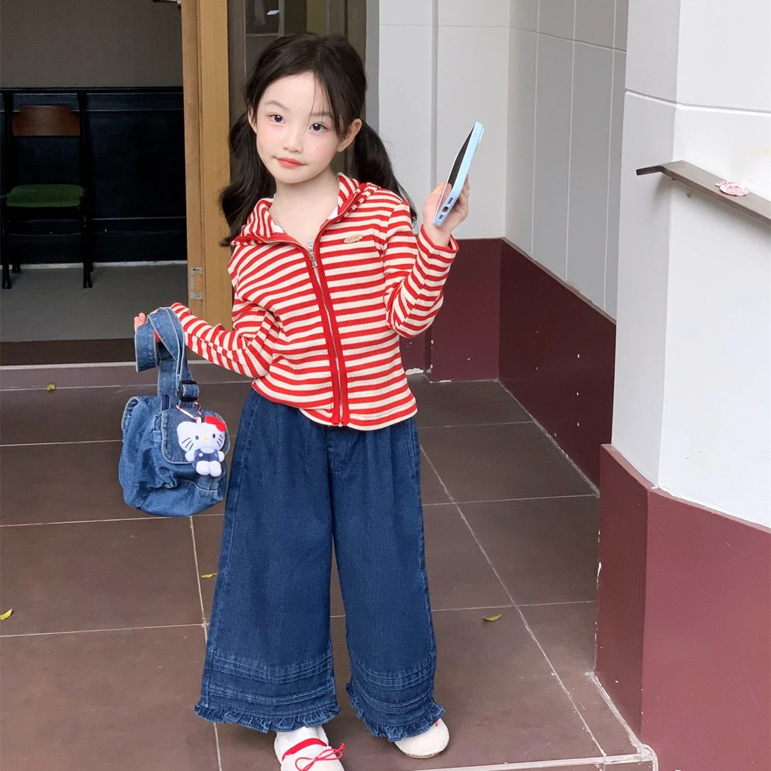 小言-2025秋季新款女童洋气条纹连帽拉链衫时髦牛仔裤套装