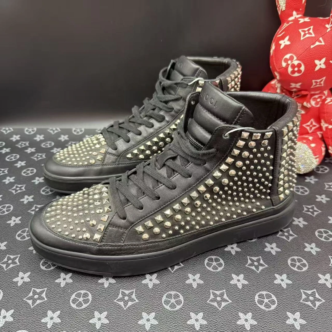 95新 GUCCI/古驰 男士黑色铆钉高帮板鞋42欧码 ddm3037