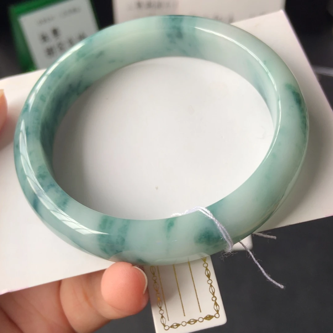 翡翠手镯未镶嵌100号60.1-12.4-8.4