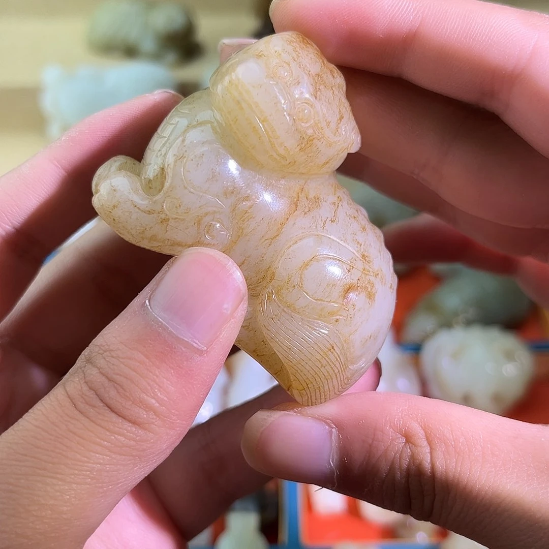 和田玉未镶嵌颈饰静****怒