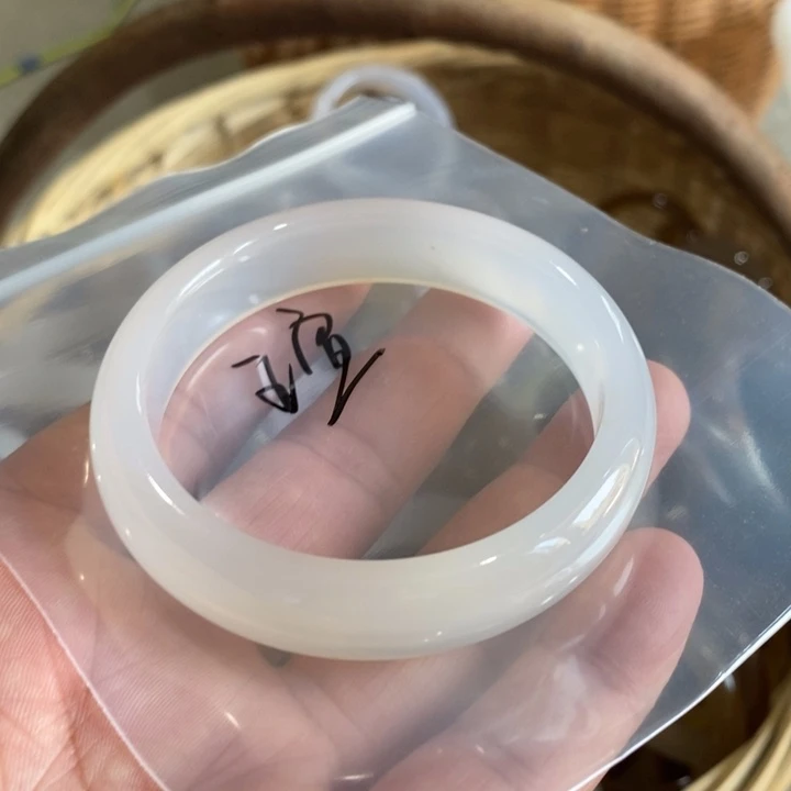 瑄***妈未镶嵌玛瑙/玉髓珠宝奇石