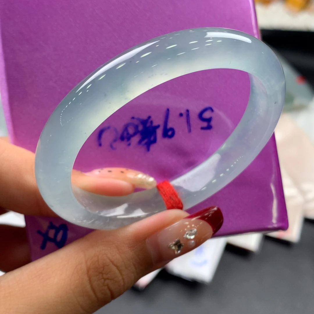 翡翠未镶嵌手镯冰蓝贵妃52