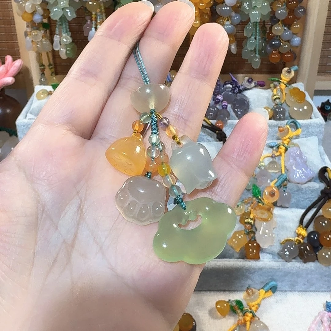 玛瑙/玉髓小挂件未镶嵌