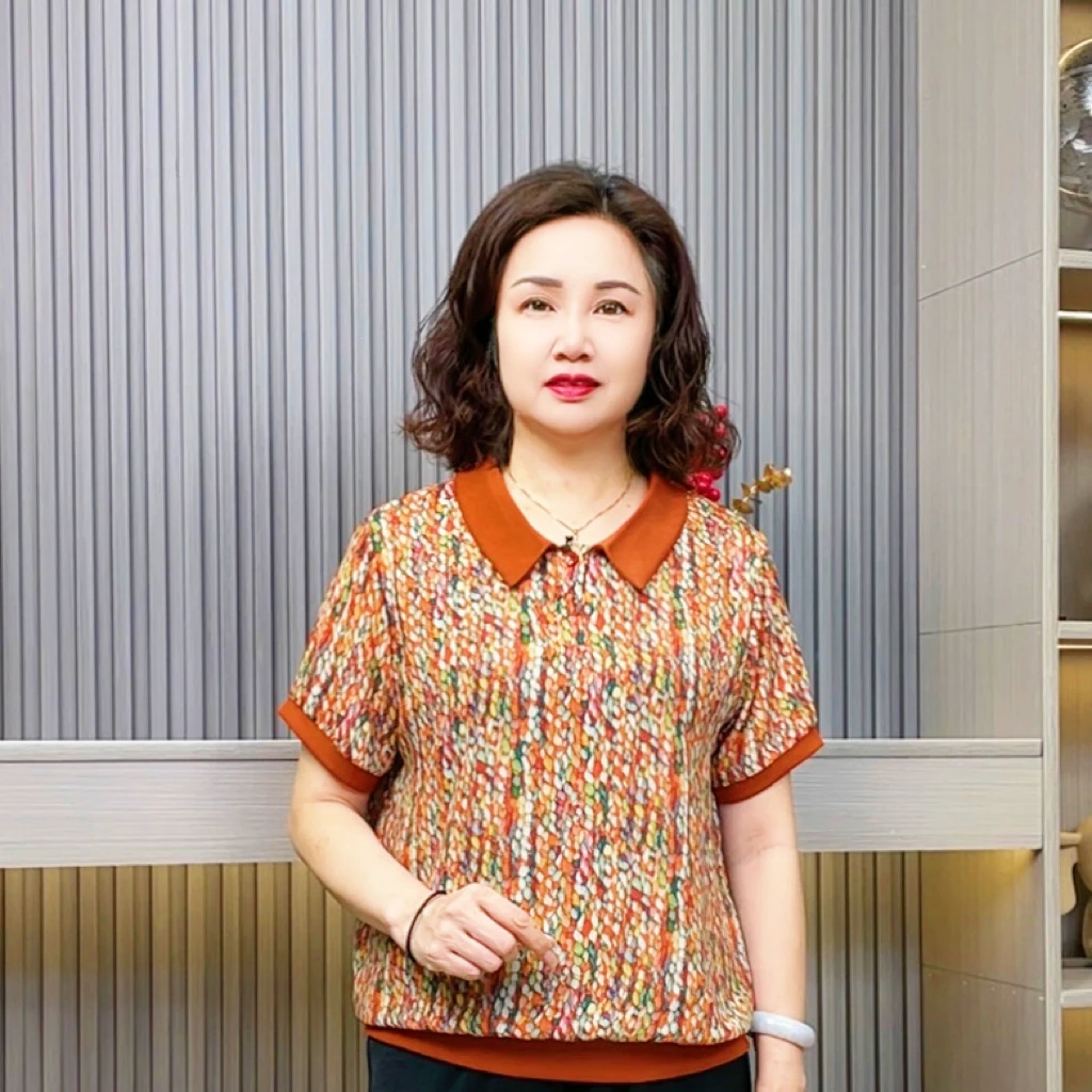 休闲风常规宽松型短袖中老年女装夏季宽松提花清凉感妈妈装小衫