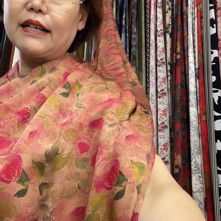 人丝咖地红花1.1米面料面料