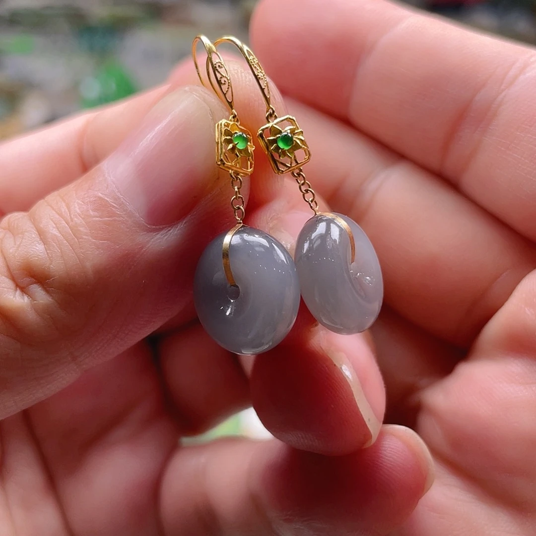 18K金镶嵌和田玉耳饰