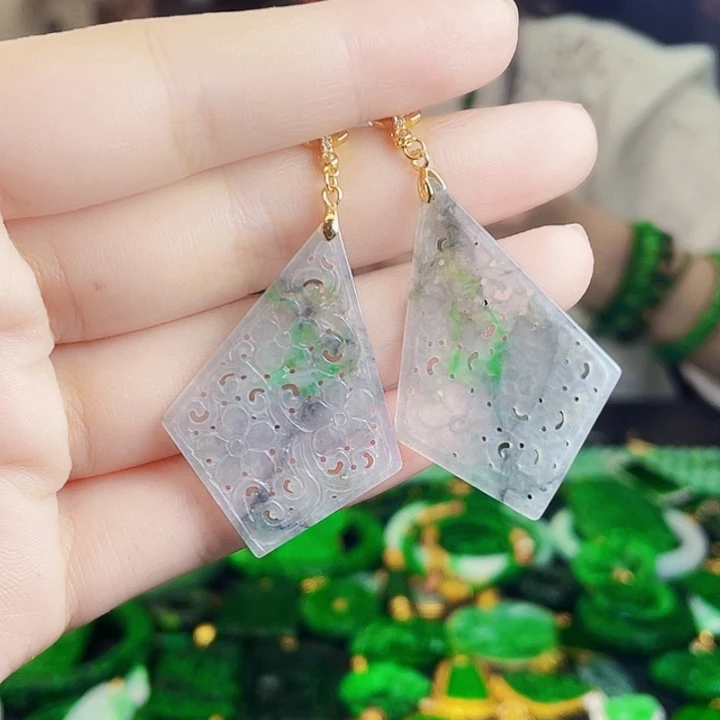 颈饰未镶嵌翡翠多样性