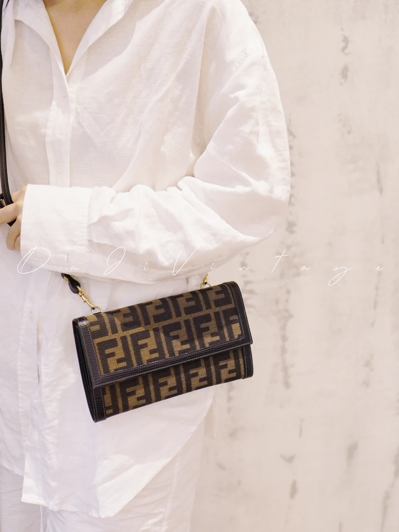 95新 FENDI/芬迪 大吉中古/Fendi芬迪经典老花woc斜挎包