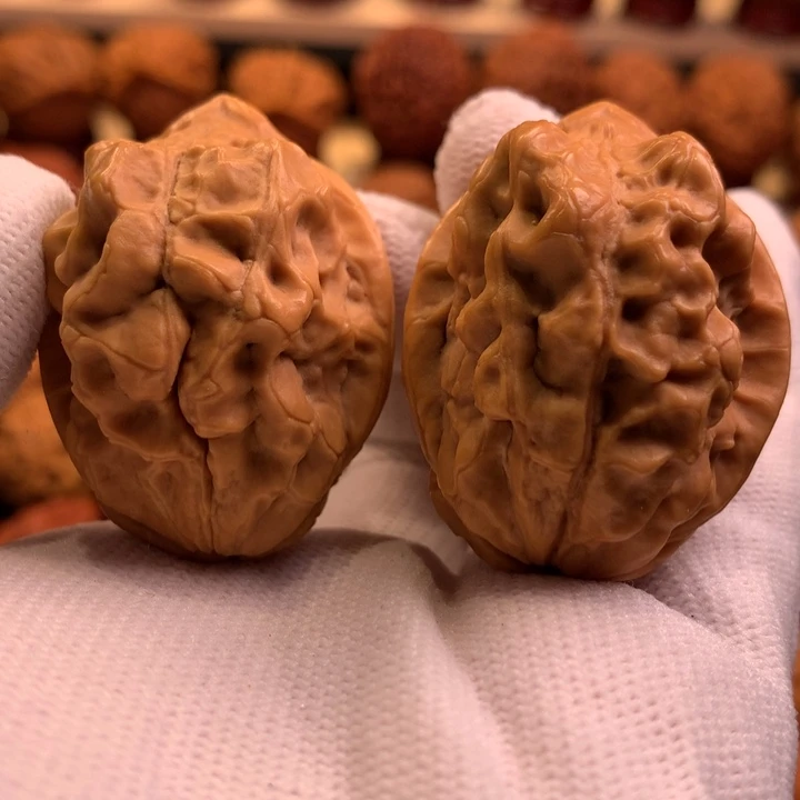 文玩核桃吊坠G**y20哦哦哦哦