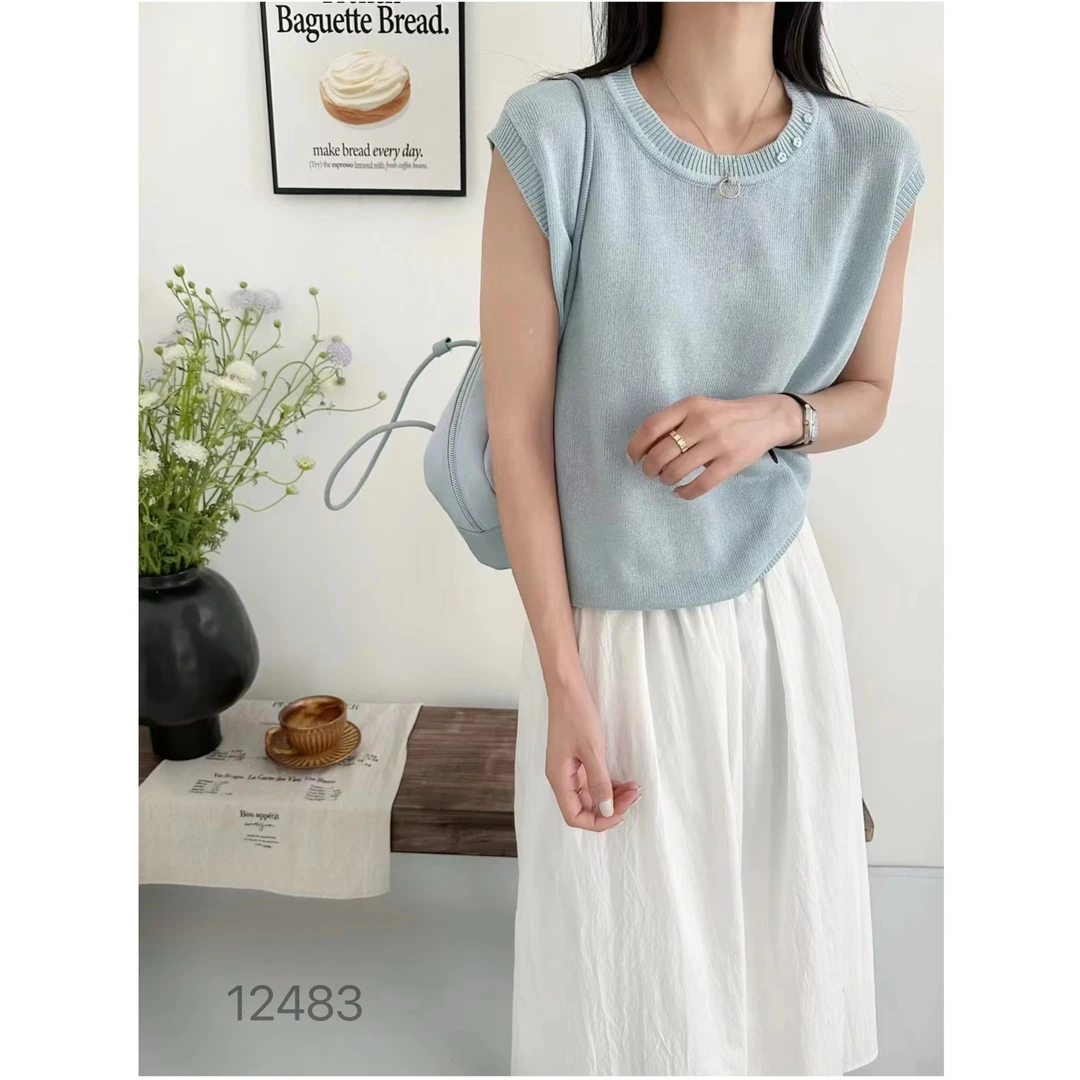 12483（部分无水洗唛，介意慎拍） WANGDAN新款小花扣净版背心