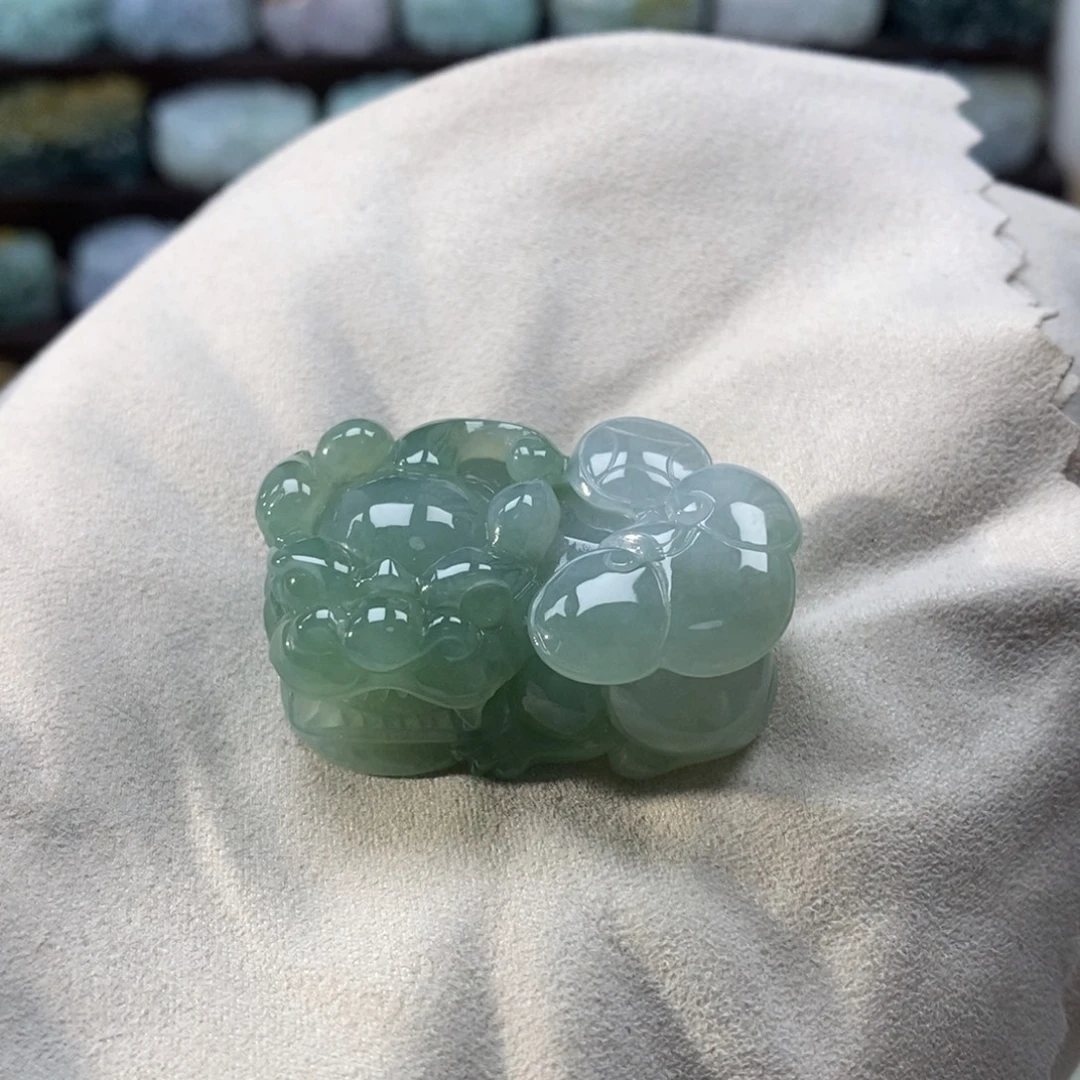 翡翠未镶嵌颈饰天然翡翠吊坠貔貅