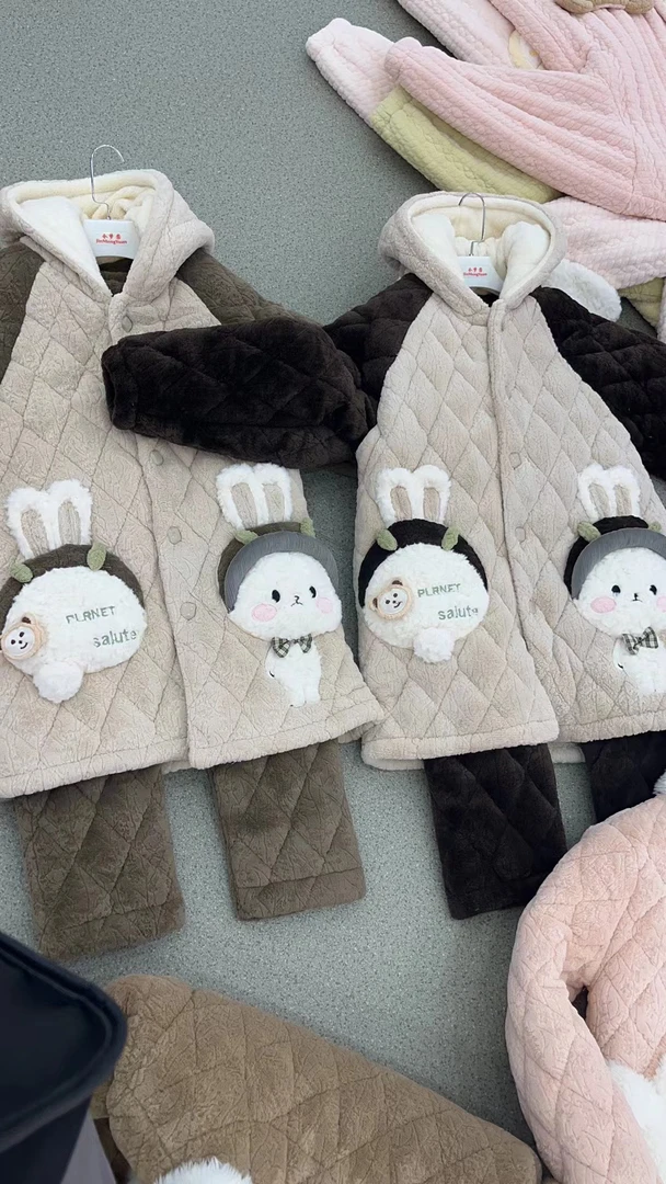 805款甜美小兔连帽三层加棉加厚保暖可外穿家居服套装