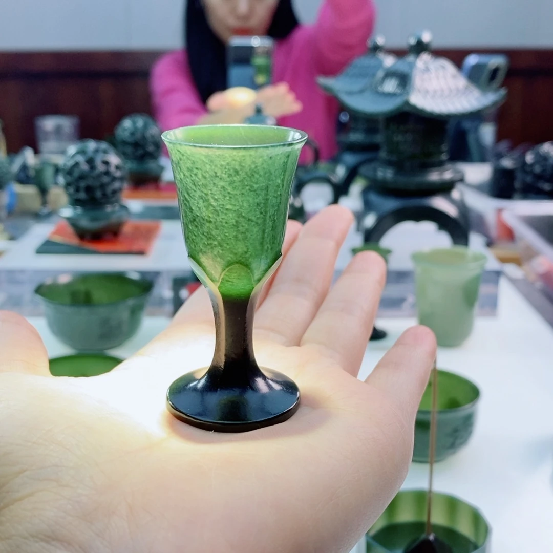 未镶嵌和田玉（青玉）摆件微瑕