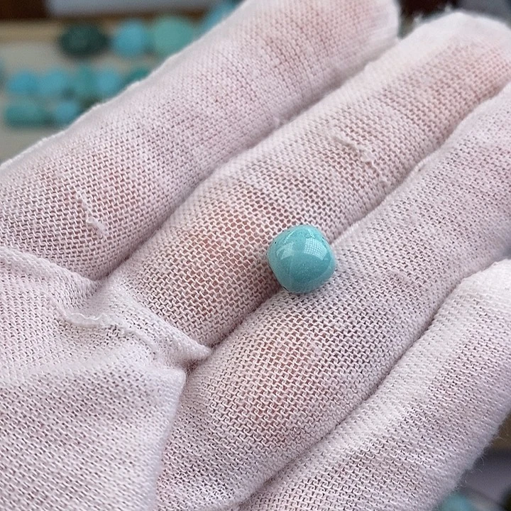 南红玛瑙未镶嵌珠宝奇石