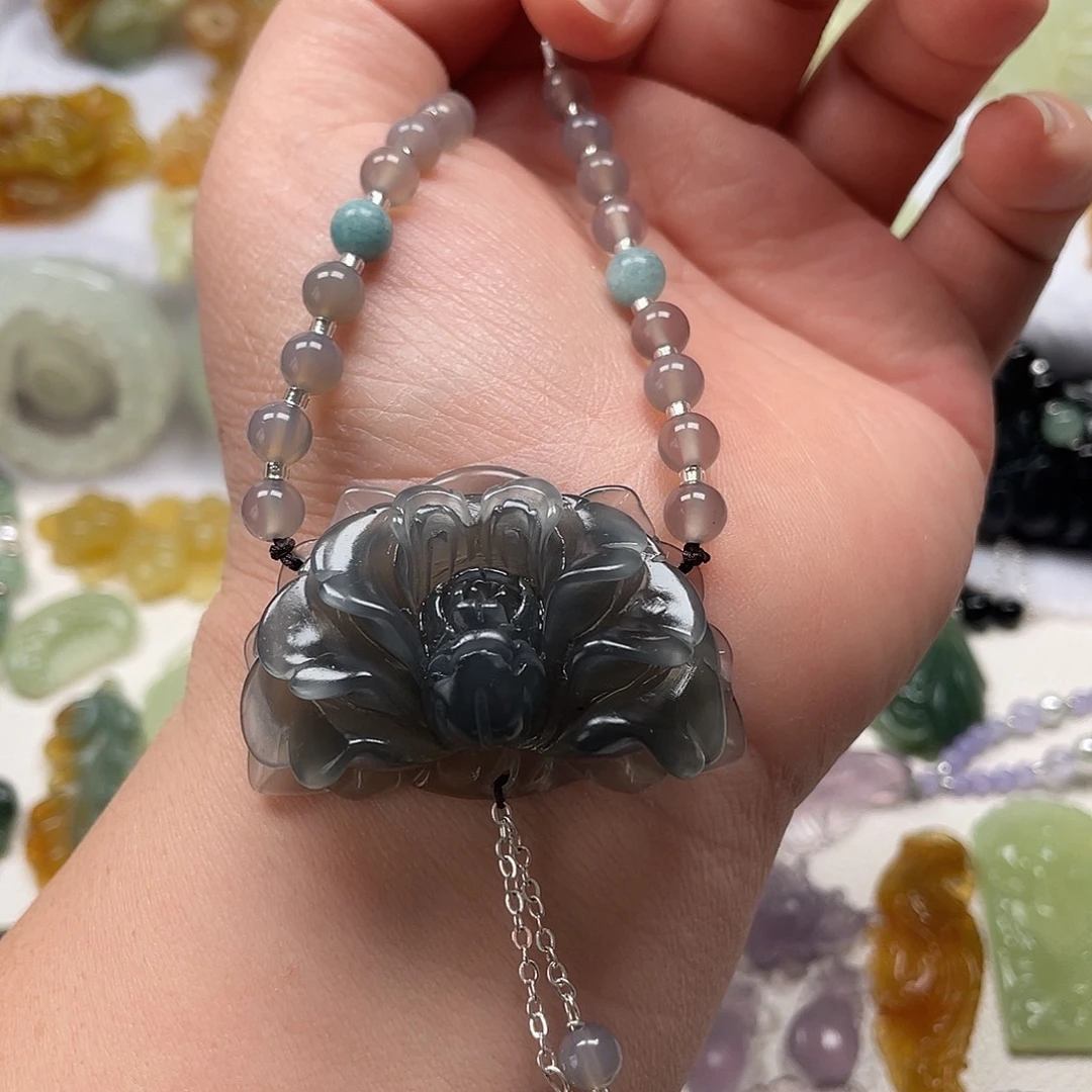 蛇纹石玉未镶嵌颈饰