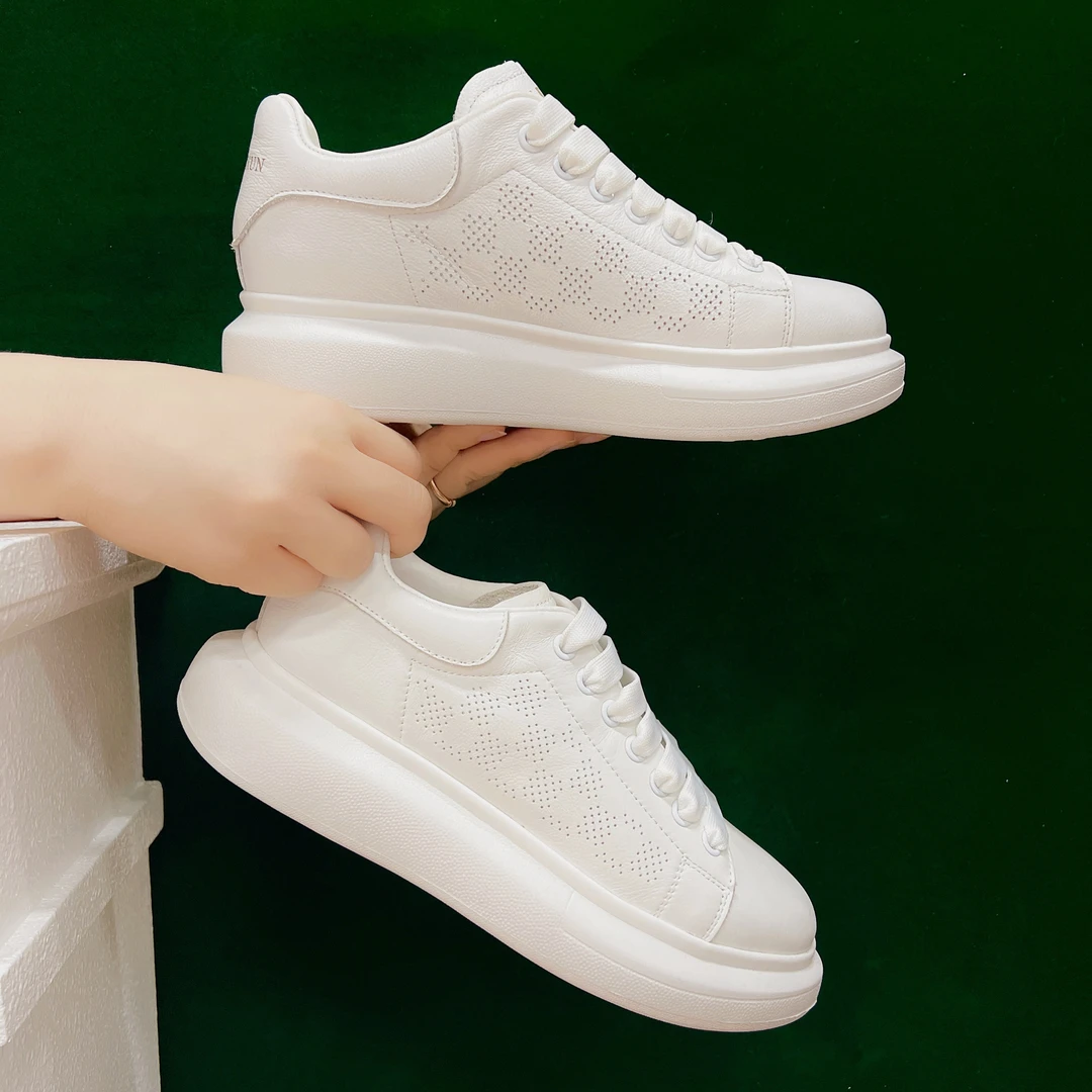 真皮小白鞋内里羊皮女士单鞋夏季打孔爆版高级感百搭潮流女鞋运动