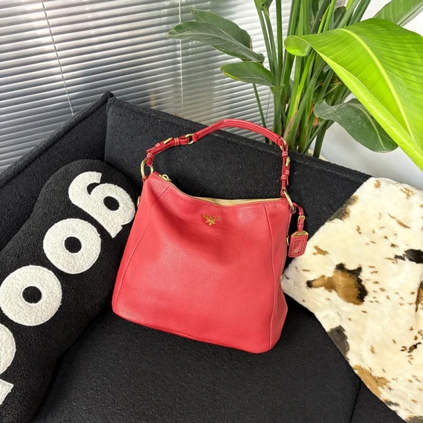 95新 Prada/普拉达 红色荔枝纹单肩包xm