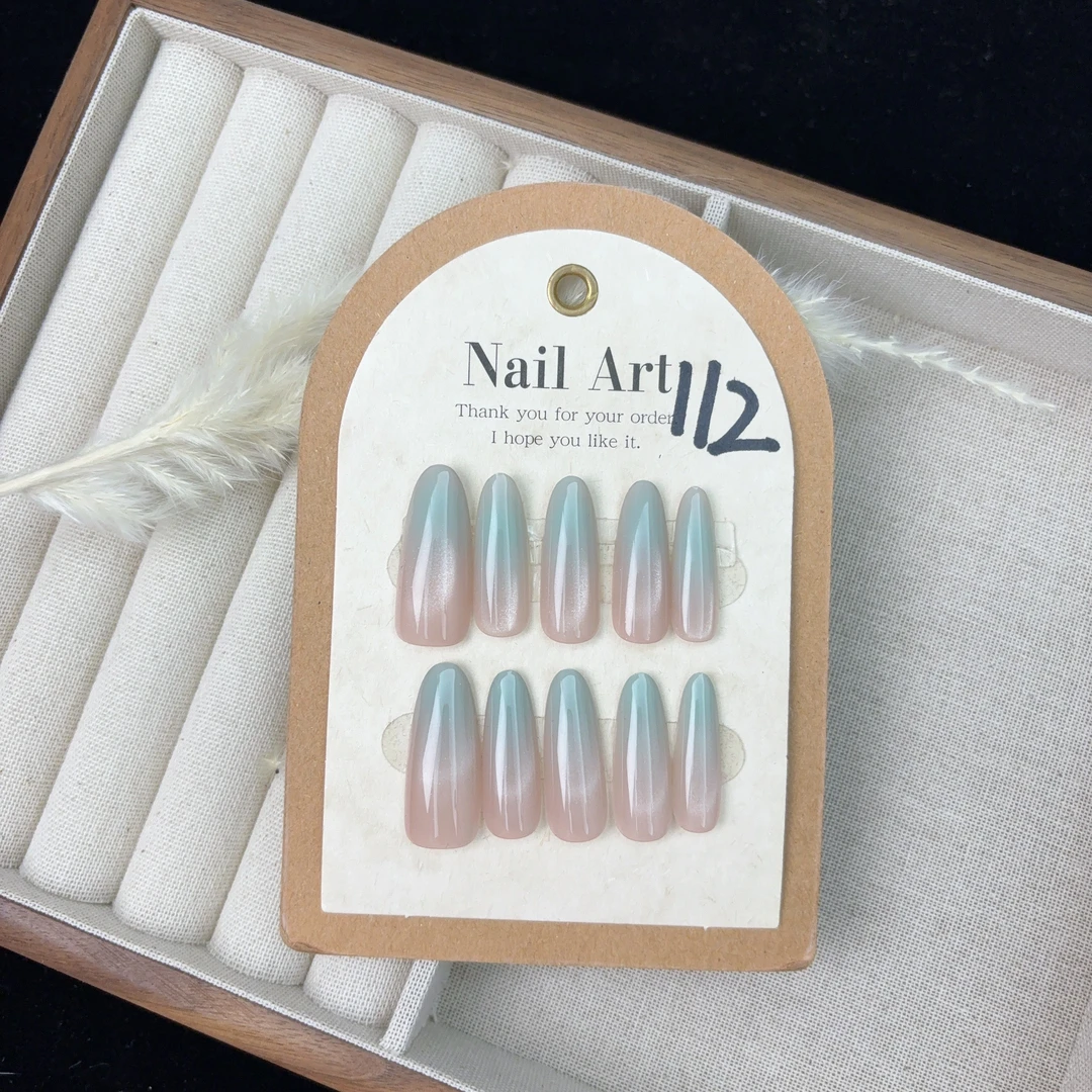 爆款奢华高颜值穿戴甲2025火爆款秋冬高级感显白时尚轻奢美甲 112